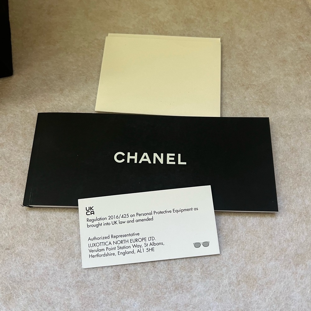Chanel Black Square Sunglasses with Pearl Detail - Picture 13 of 16